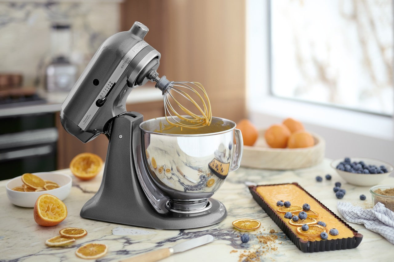 KitchenAid 4,8 L 5KSM175 Artisan Küchenmaschine Steellover mit Edelstahl-Werkzeugen